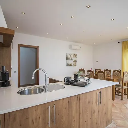 Semesterbostad Casa Serena Estoi